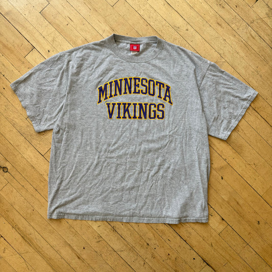 Vintage Minnesota Vikings SpellOut T-shirt Sz XXL