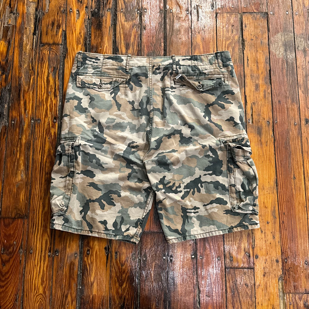 Y2K Camo Levi Cargo Shorts Sz 38