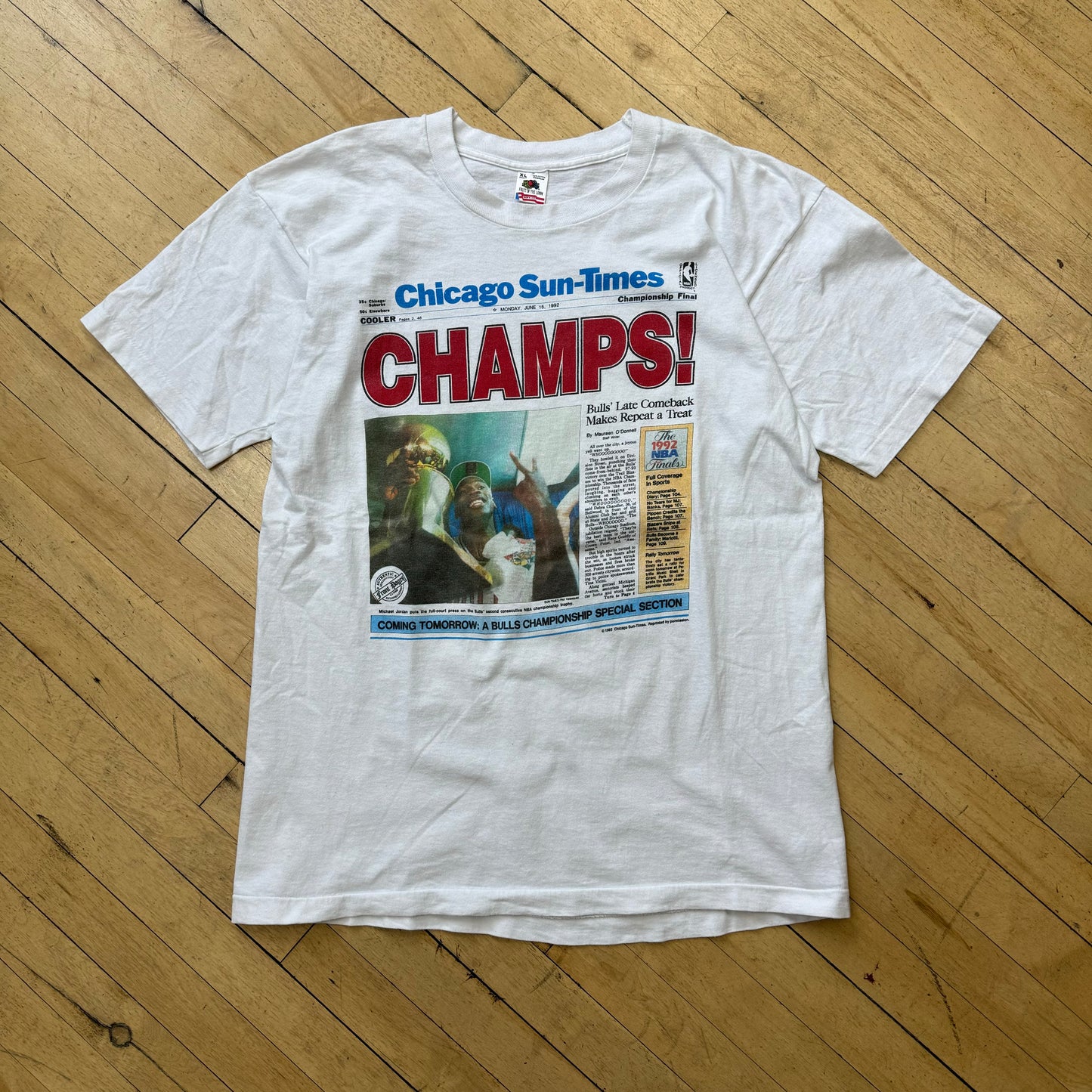 Vintage Chicago Bulls Champs News Paper T-shirt Sz XL