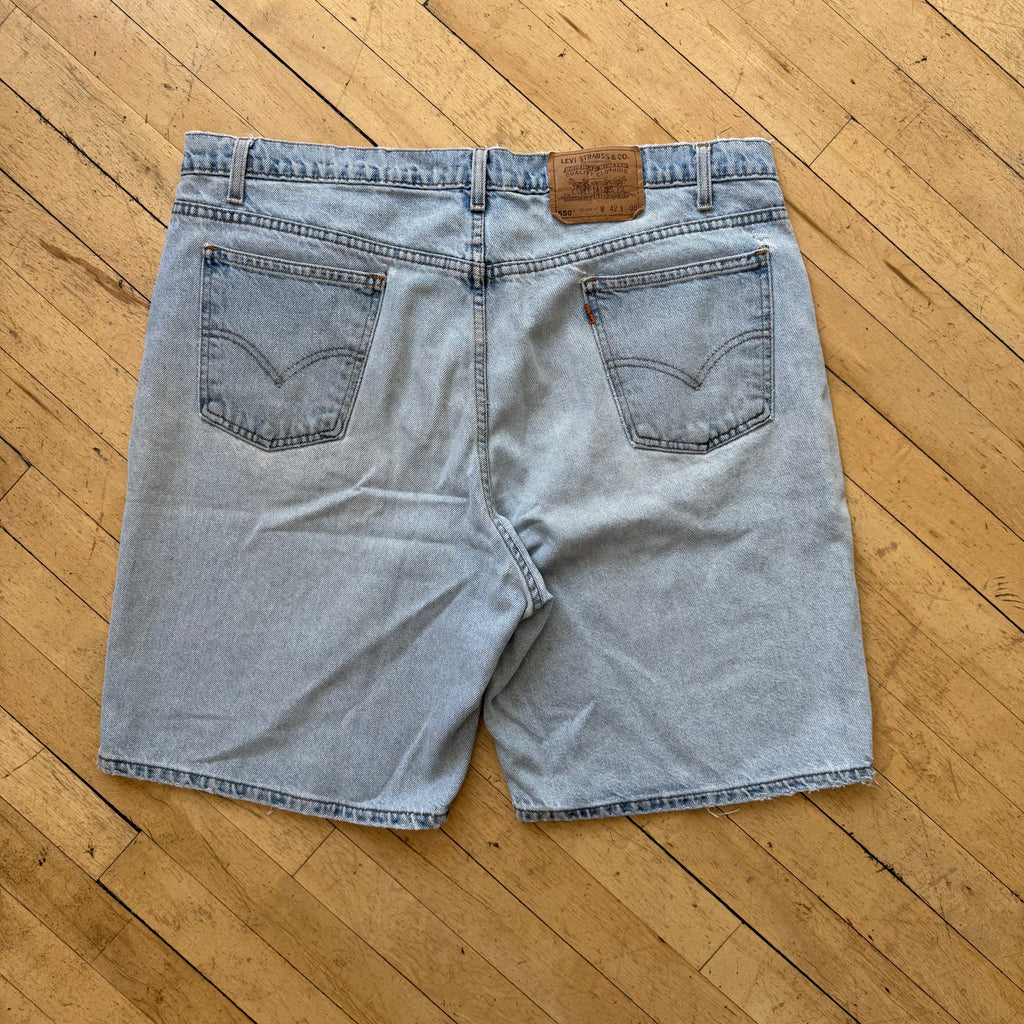 Vintage Levi’s 550 Light Wash Denim Jeans Sz 42