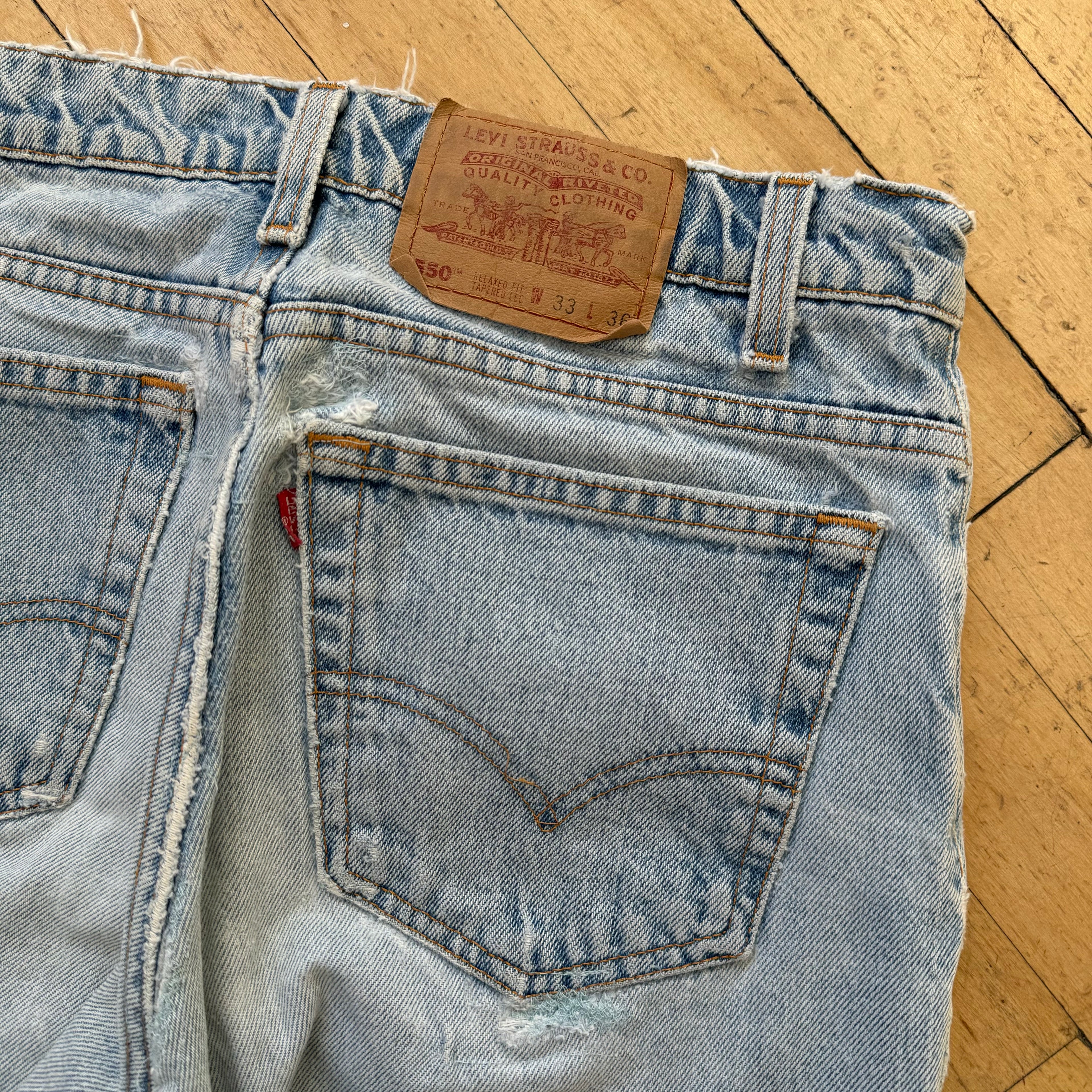 Vintage Levi 550 Light wash denim Jeans Sz 33x36