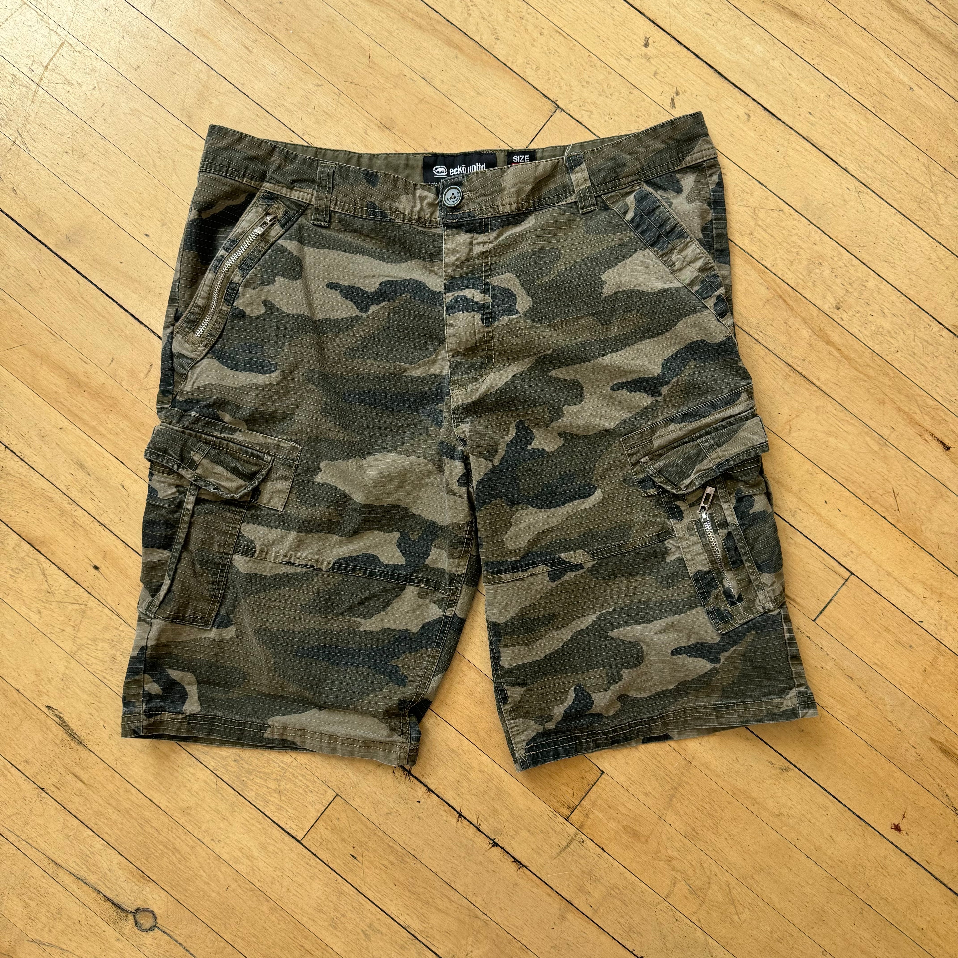 Y2K Camo Ecko Unltd Shorts Sz 36