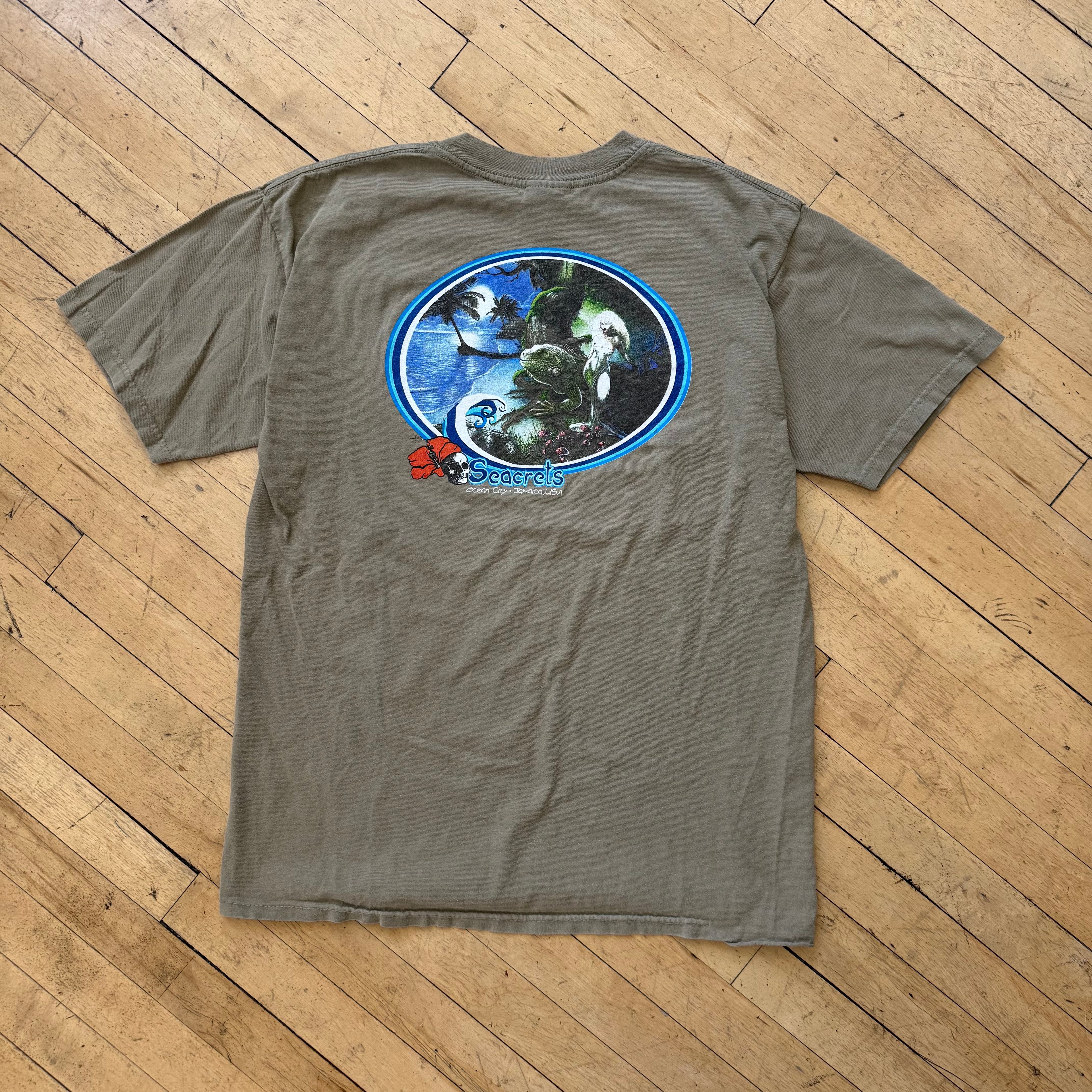 Vintage Seacrets T-shirt Sz M