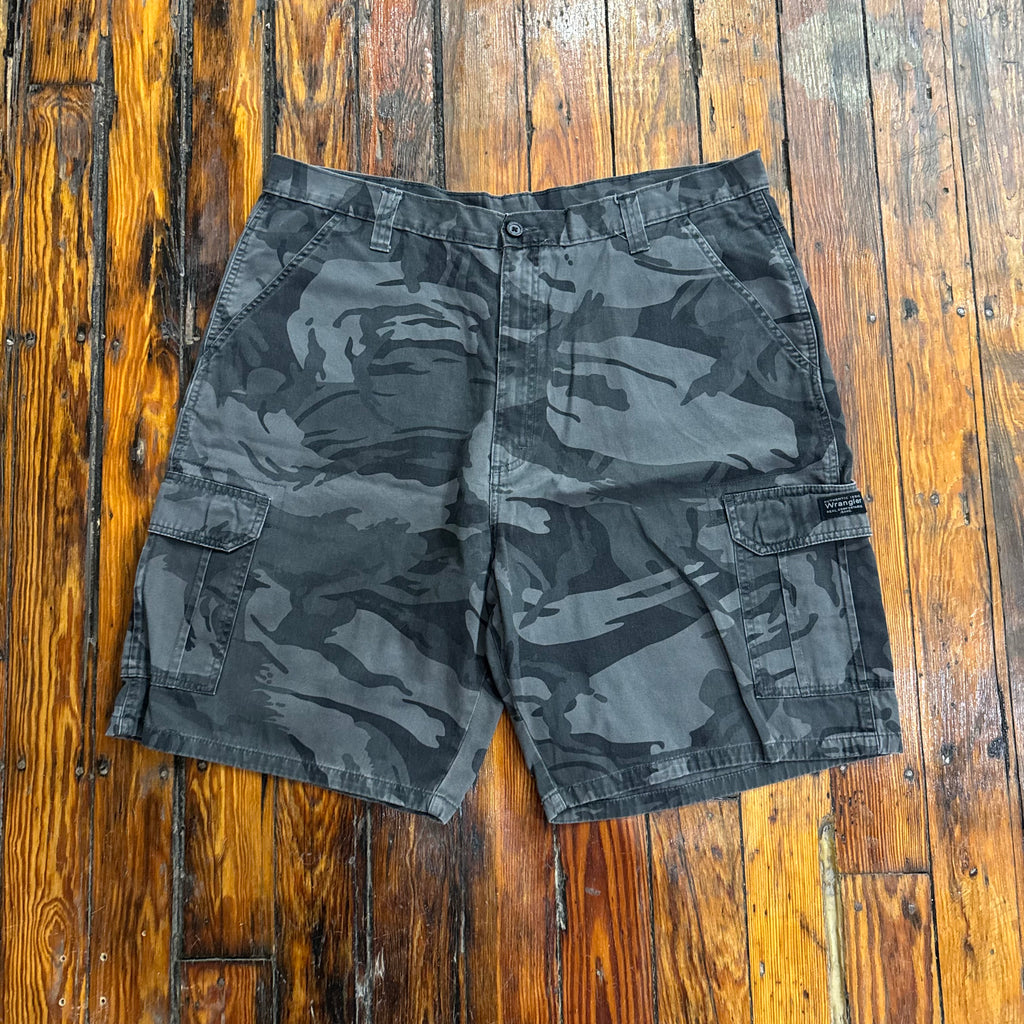 Y2K Black Camo Wrangler Shorts Sz 40