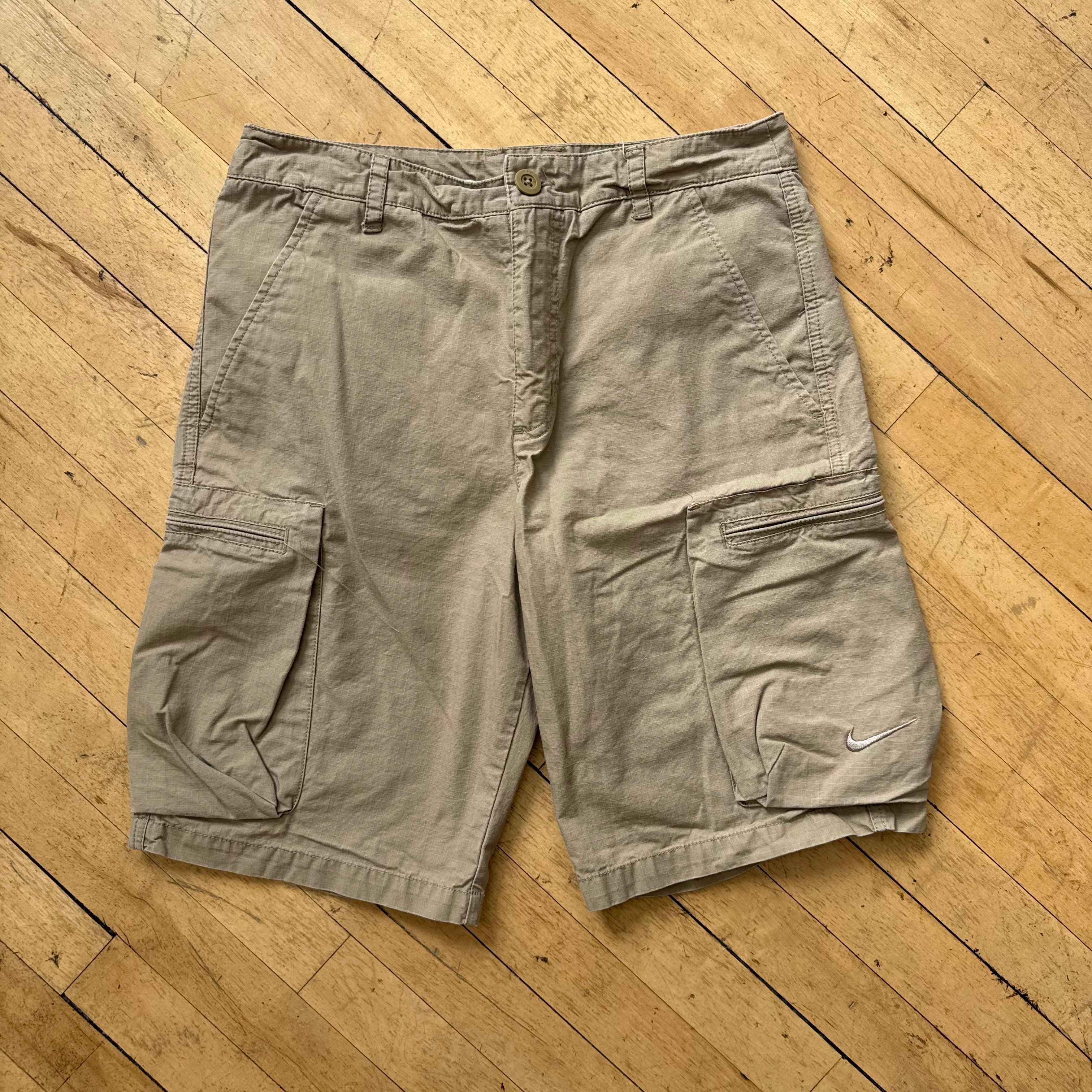 Vintage Nike Khaki Cargo Shorts Sz 30