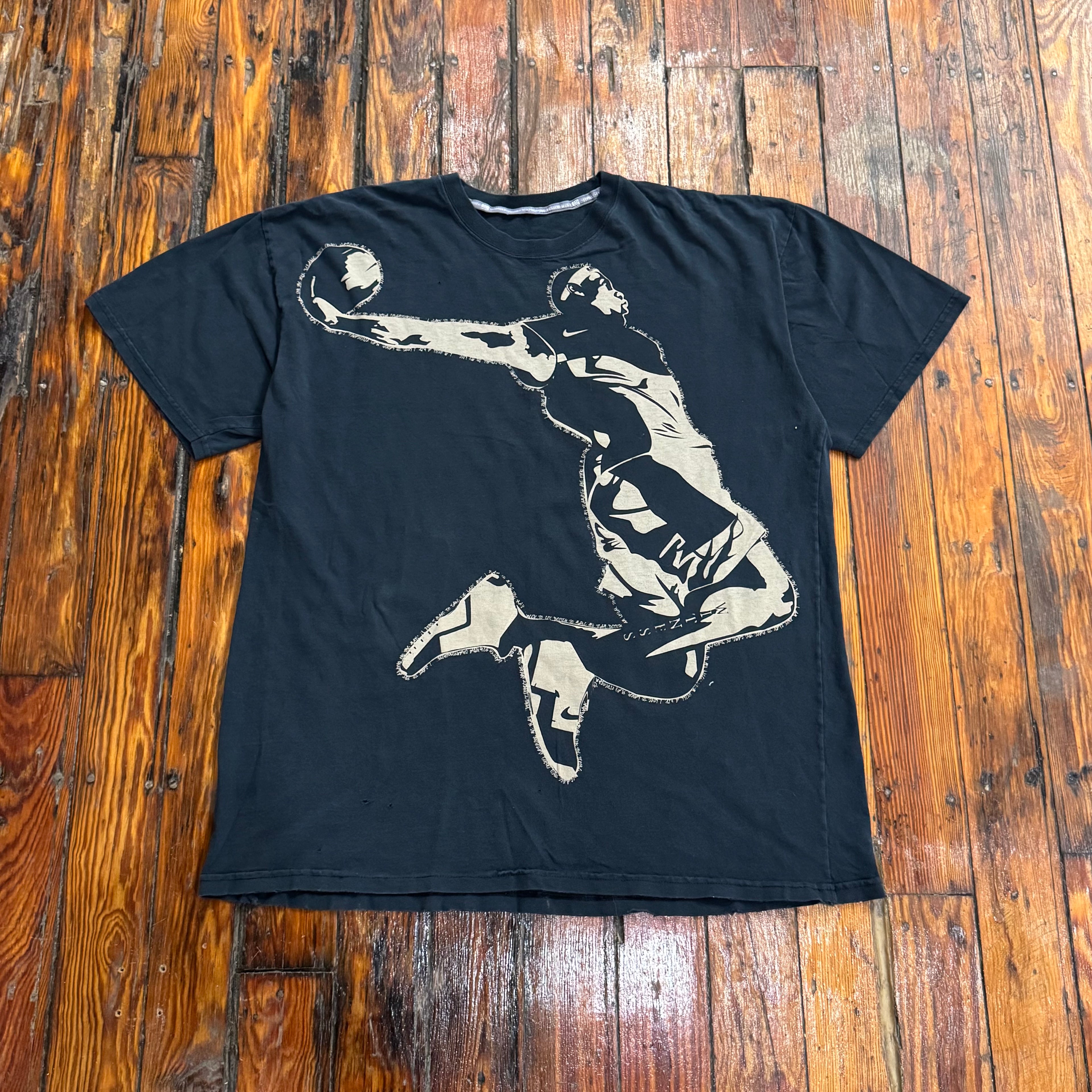Y2K Nike LeBron James T-shirt Sz XL