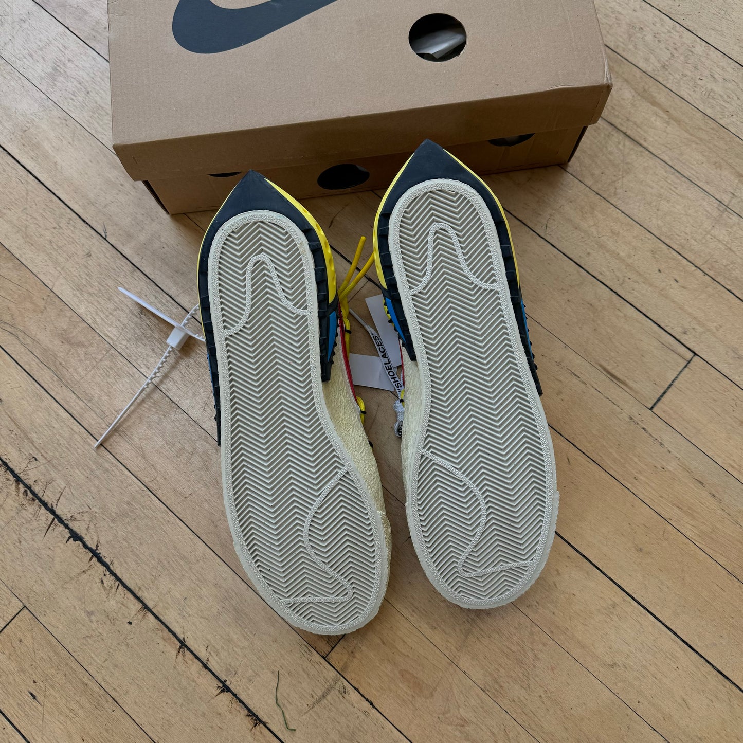 Nike Off White Blazer Low Sz 8.5 (DS)