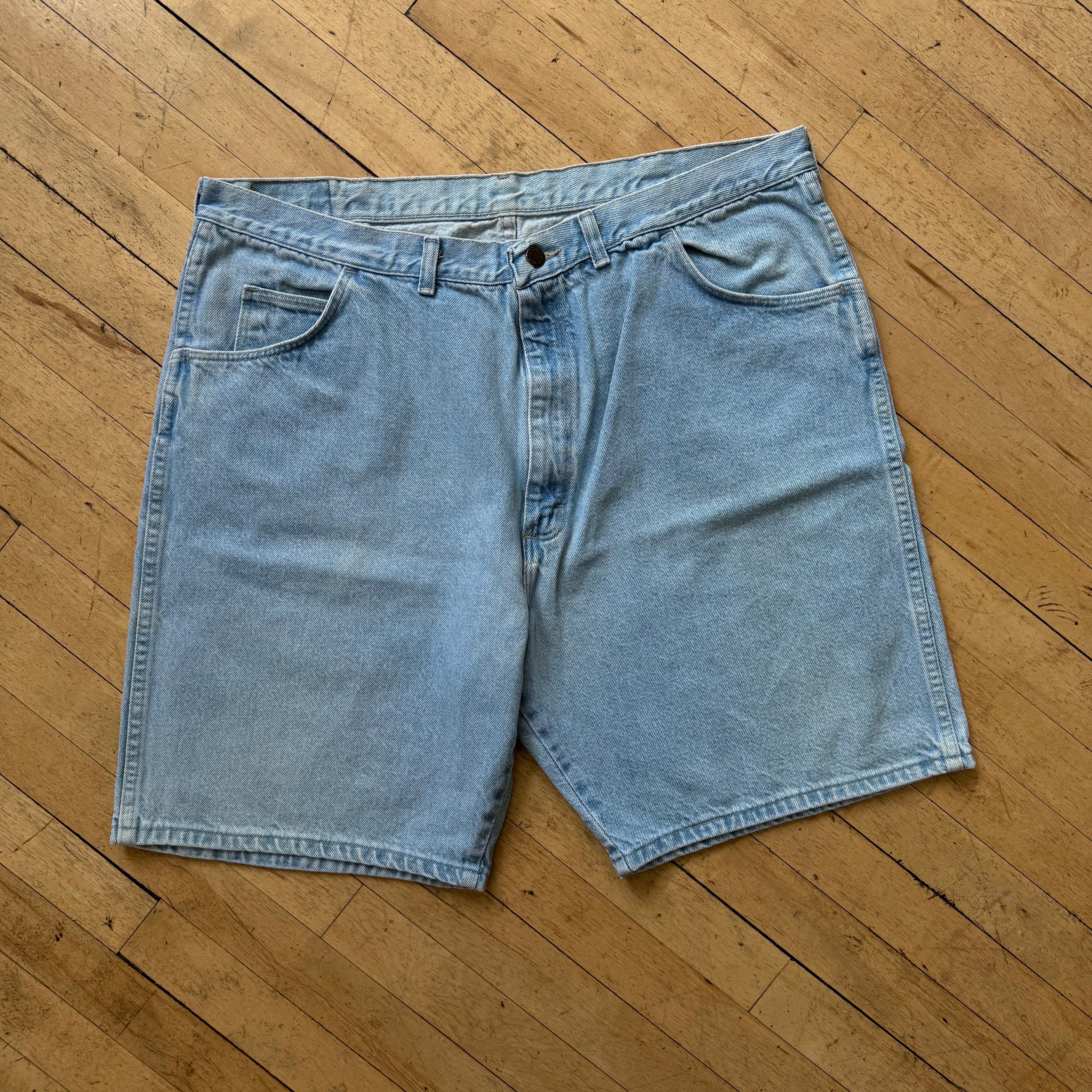 Vintage Light Wash Wrangler Denim Jean Shorts Sz 42