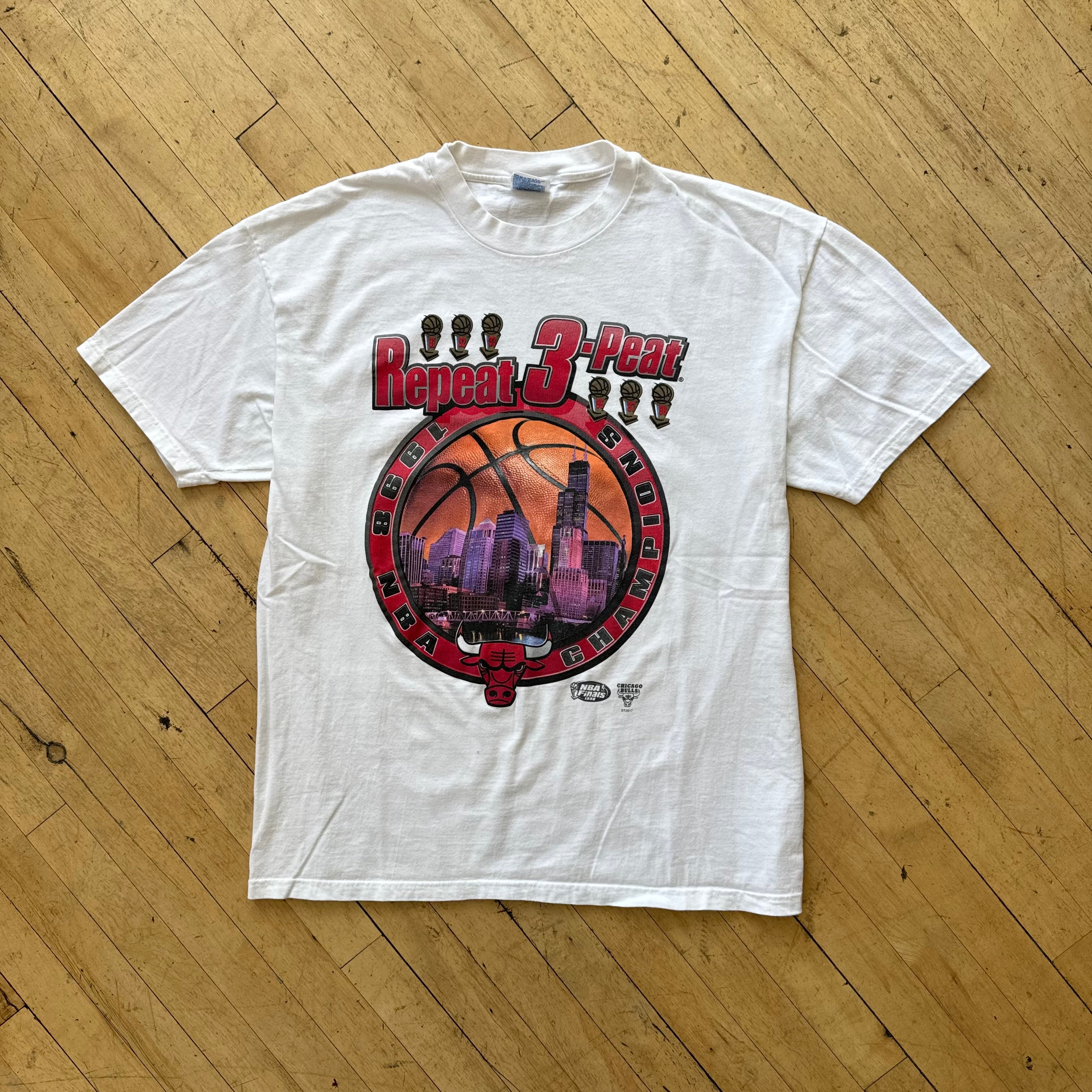 Vintage Chicago Bulls 3-Peat T-shirt Sz XL