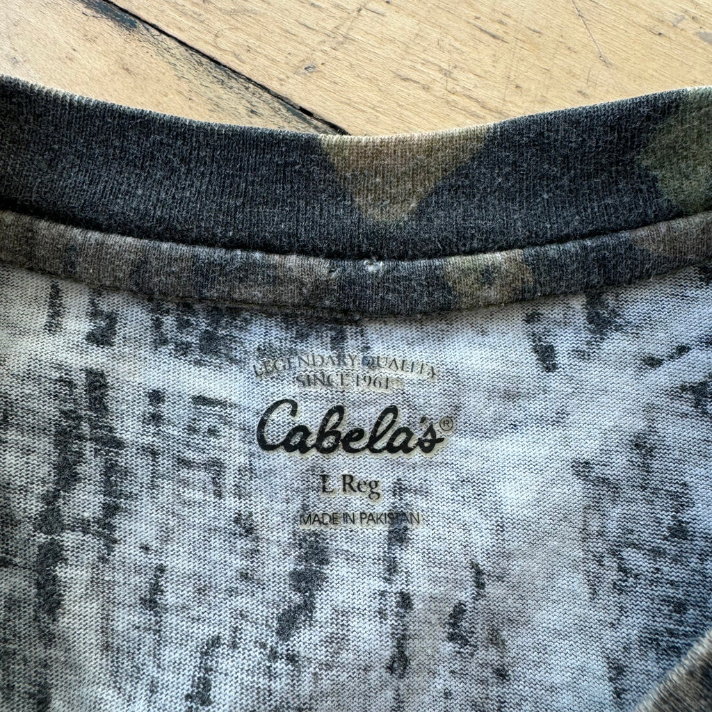 Vntg Classic Camo Cabelas T-shirt Sz M