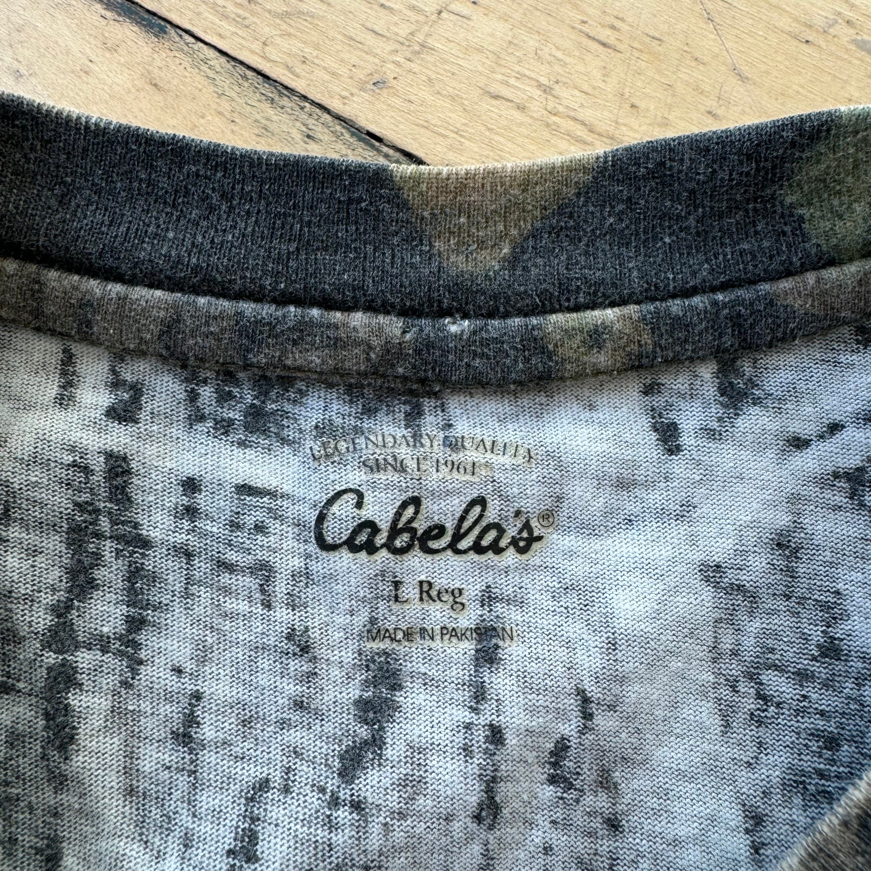Vntg Classic Camo Cabelas T-shirt Sz M