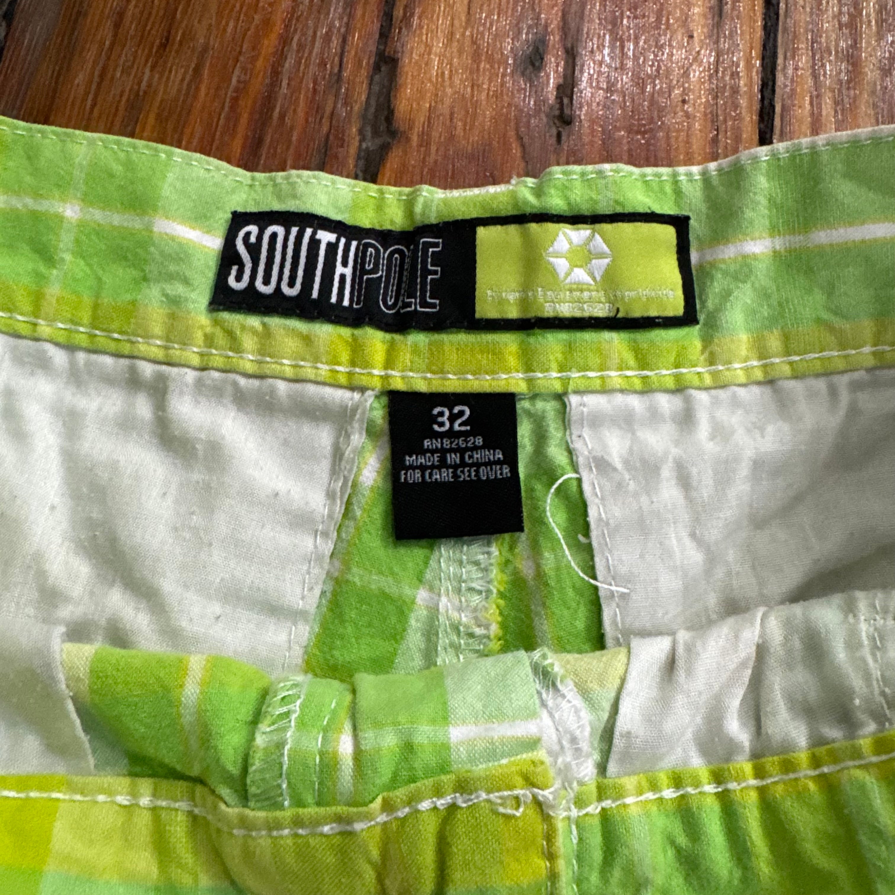 Y2K Plaid SouthPole Khaki Shorts Sz 32