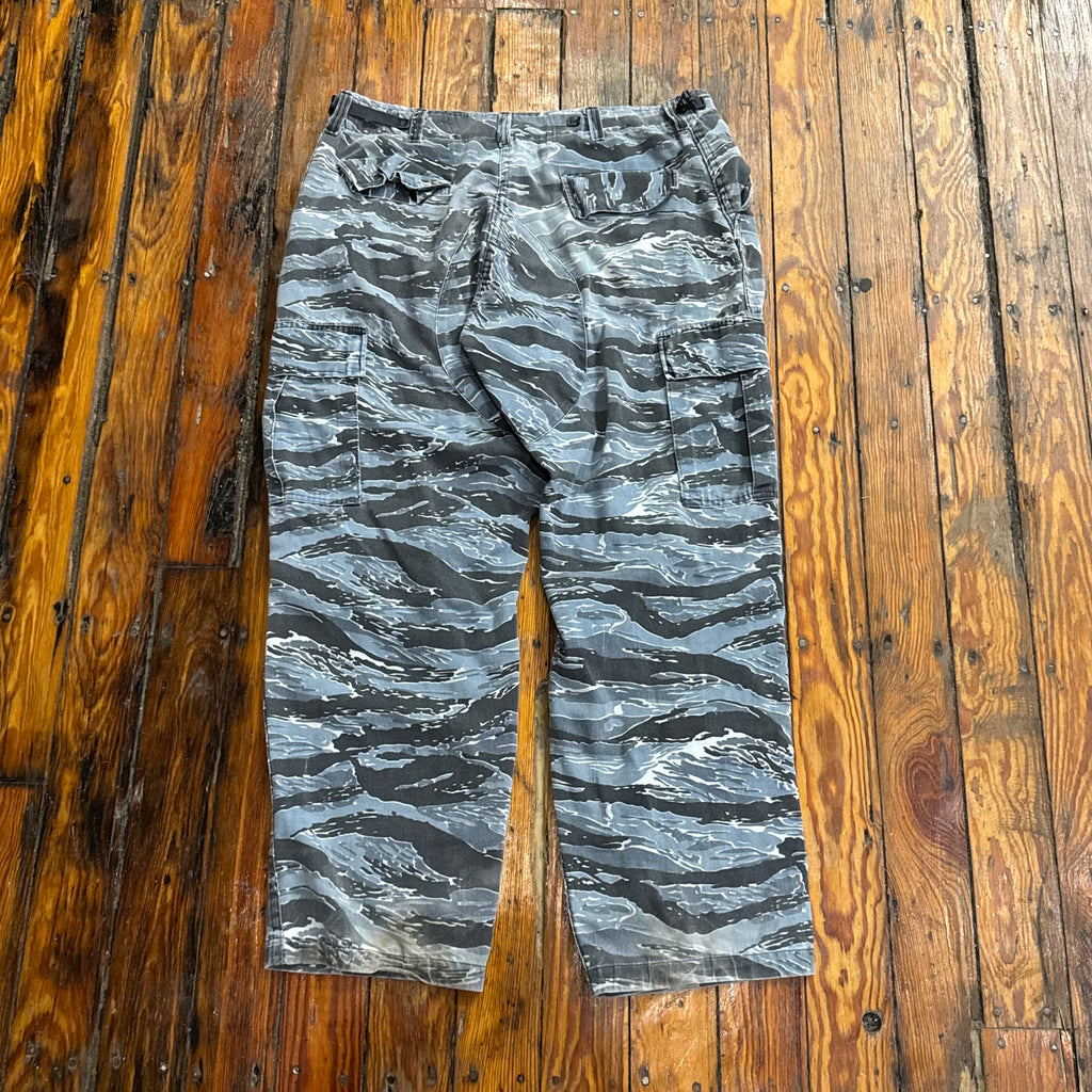 Vintage Artic Camo Khaki Pants Sz 34