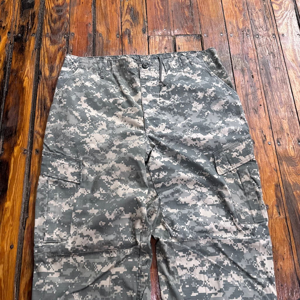 Vintage Digital army camo khaki Pants Sz 36