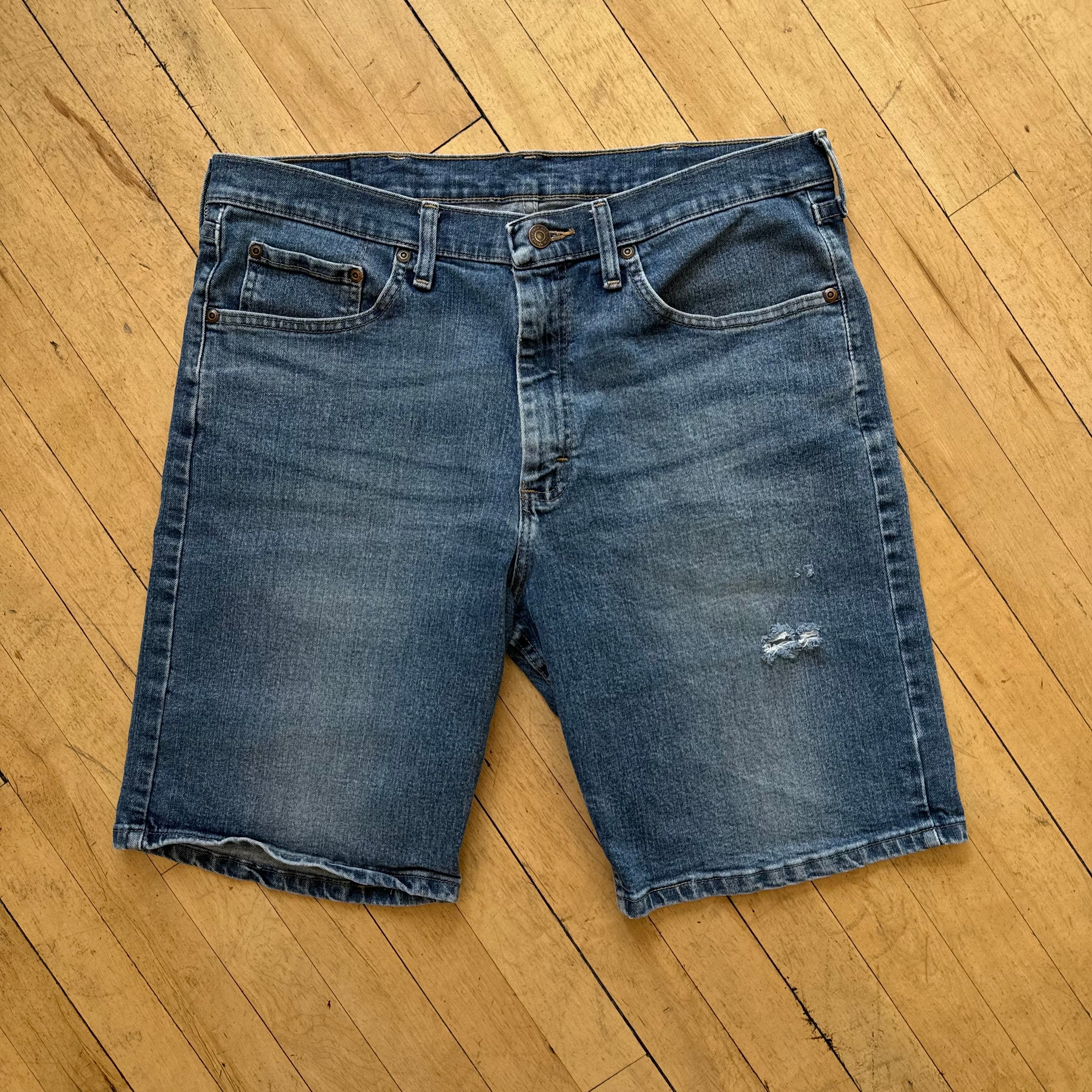 Wrangler Dark Wash Denim Jean Shorts Sz 34