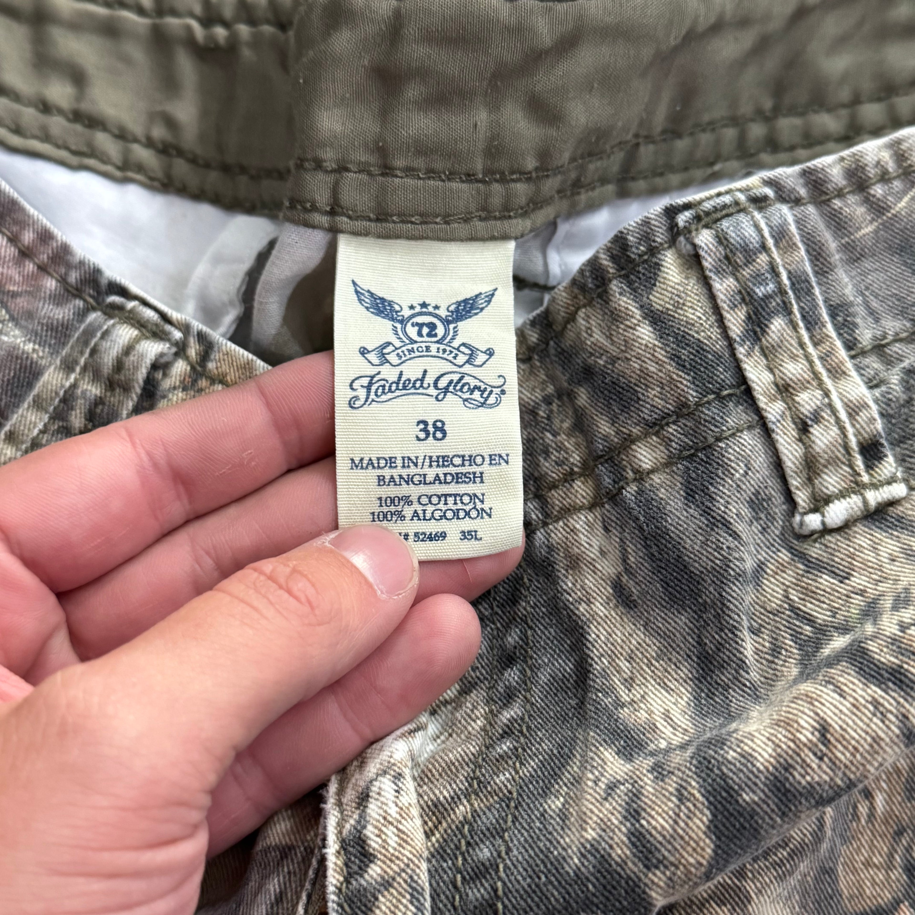 Y2K Faded Glory Camo Shorts Sz 38