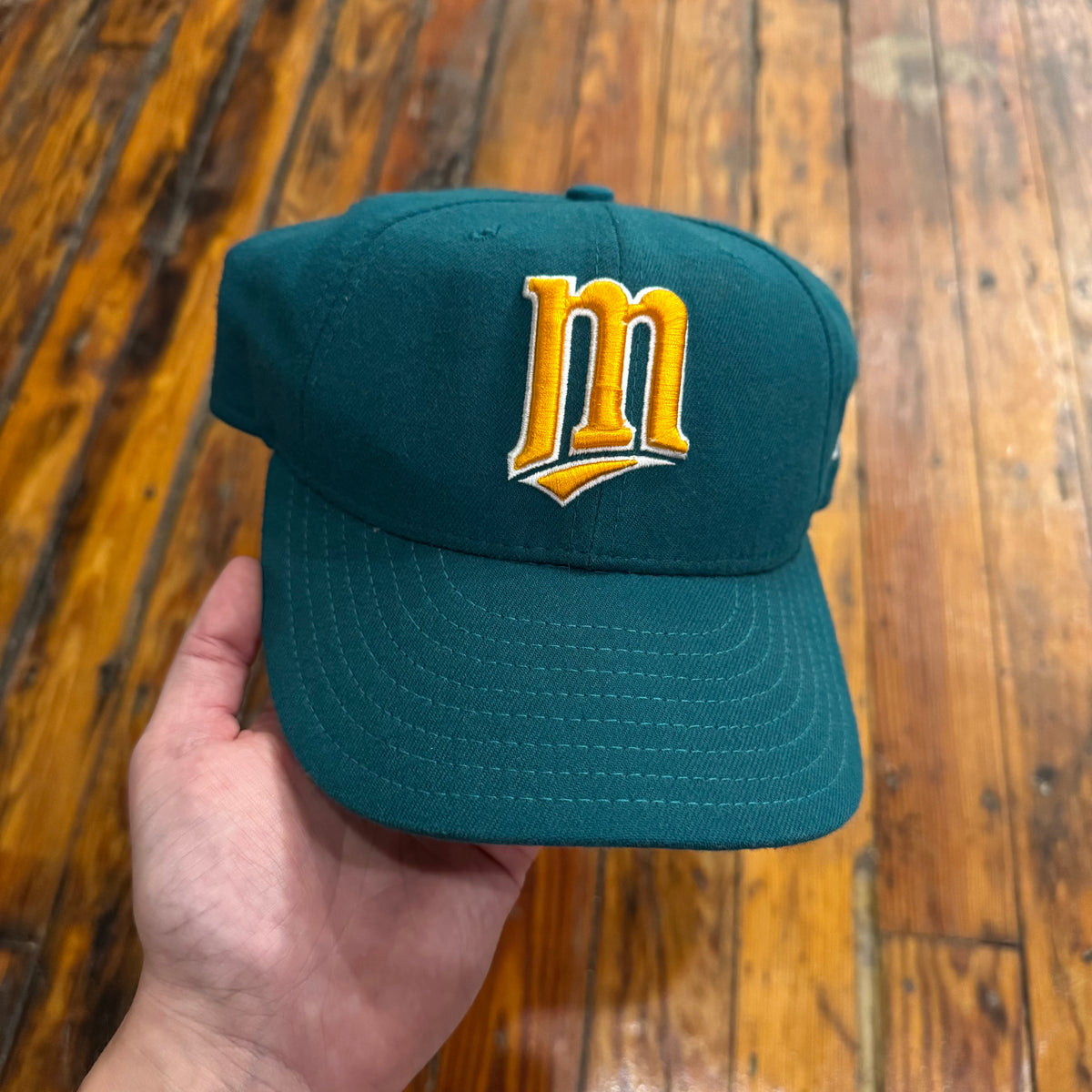 Vintage Minnesota Twins Fitted Hat 7 3/8 (NEW)