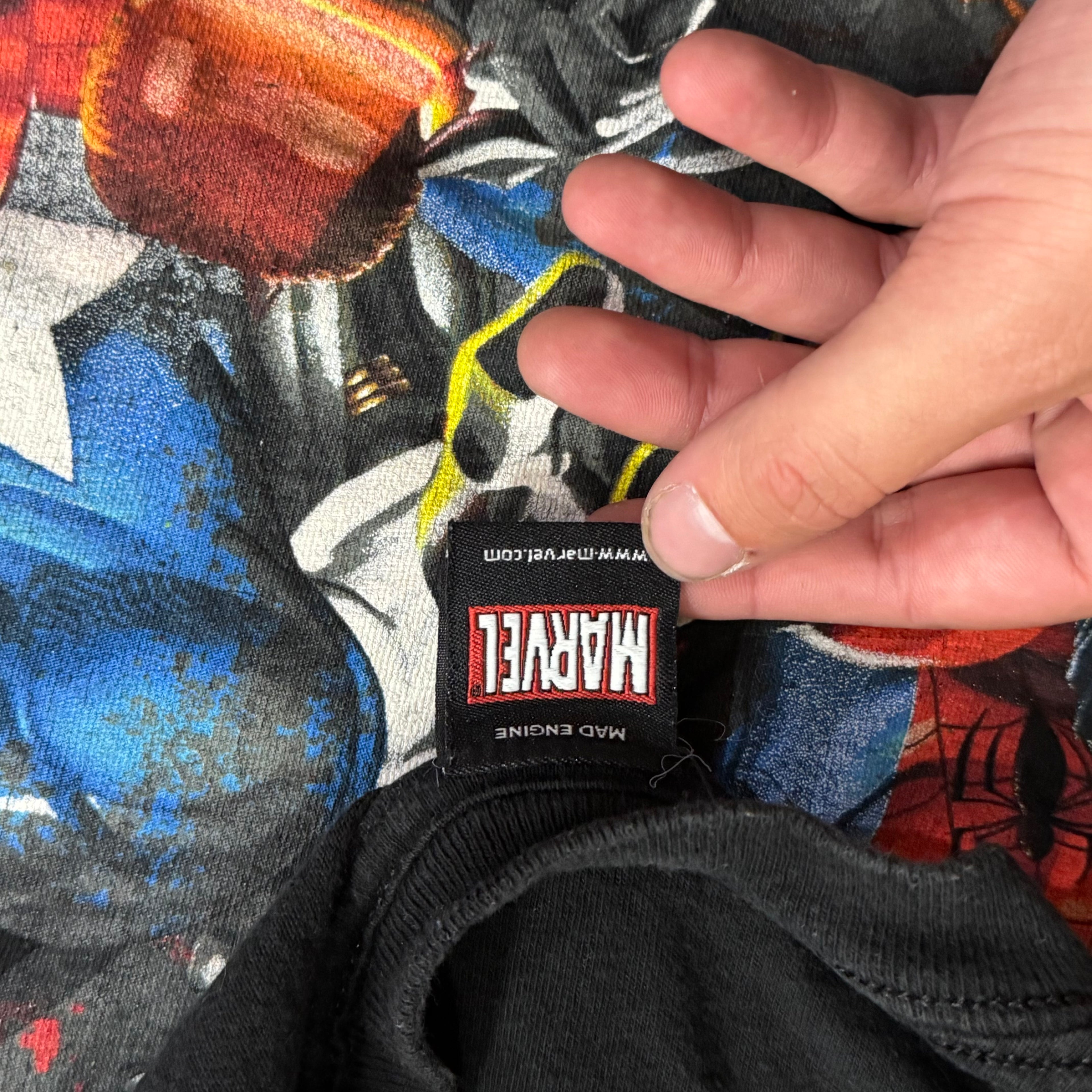 Y2K Marvel Super Hero’s T-shirt Sz XL