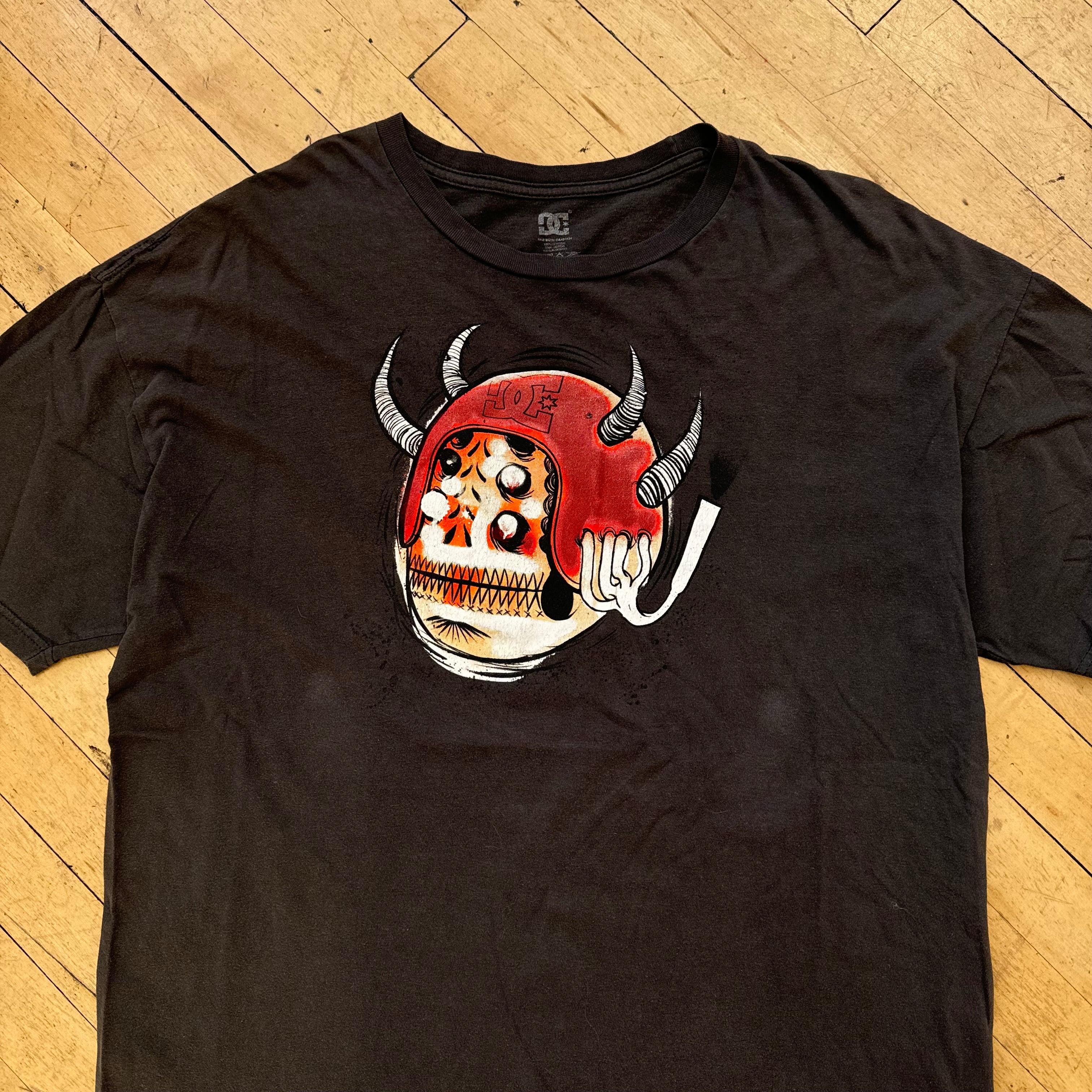 Y2K DC Helmet Horn T-shirt Sz L