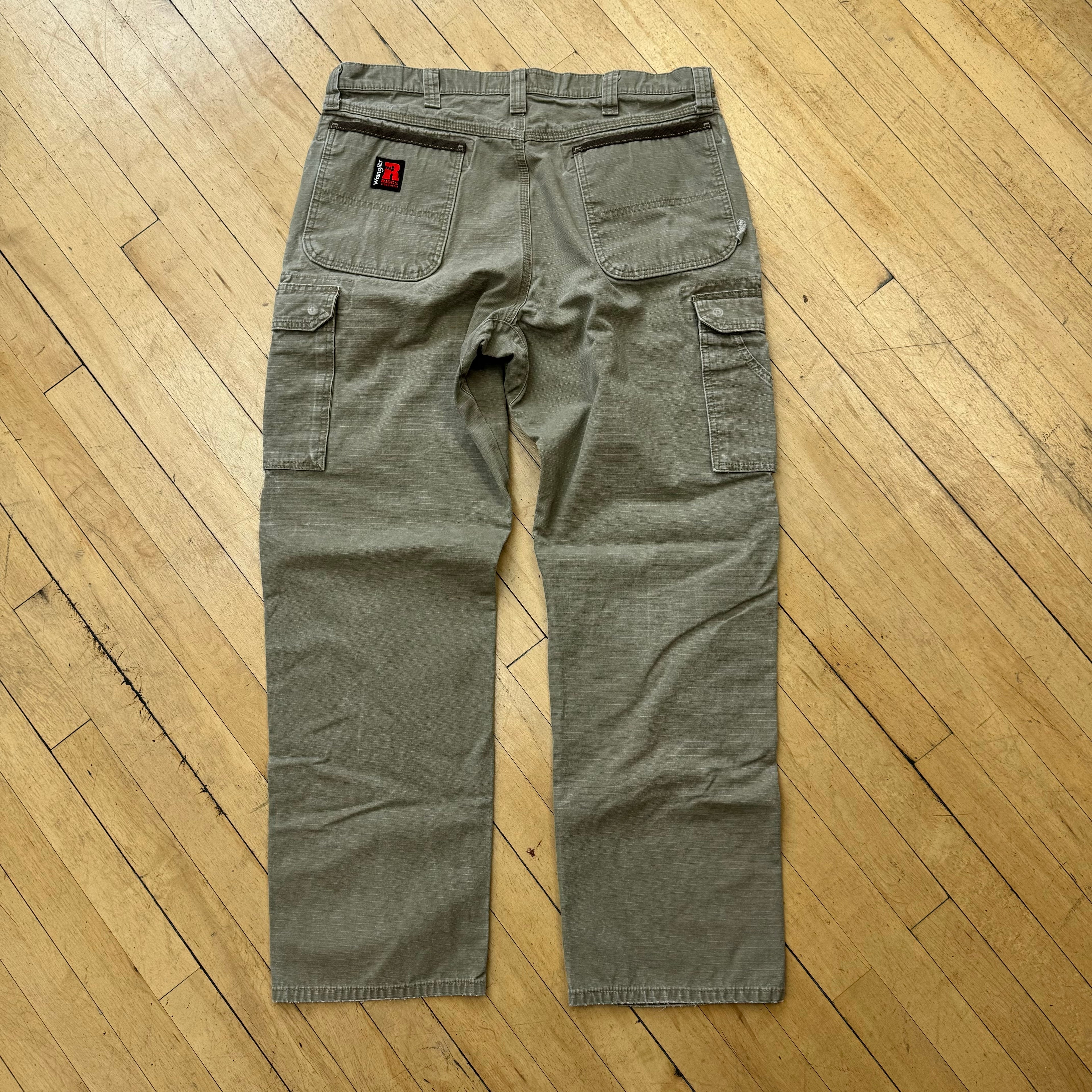 Vintage Olive Wrangler Riggs Cargo Pants Sz 36x34