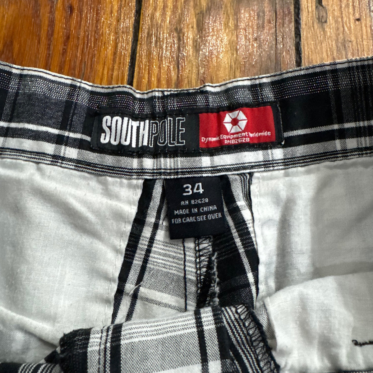 Y2K Plaid SouthPole Khaki Shorts Sz 34