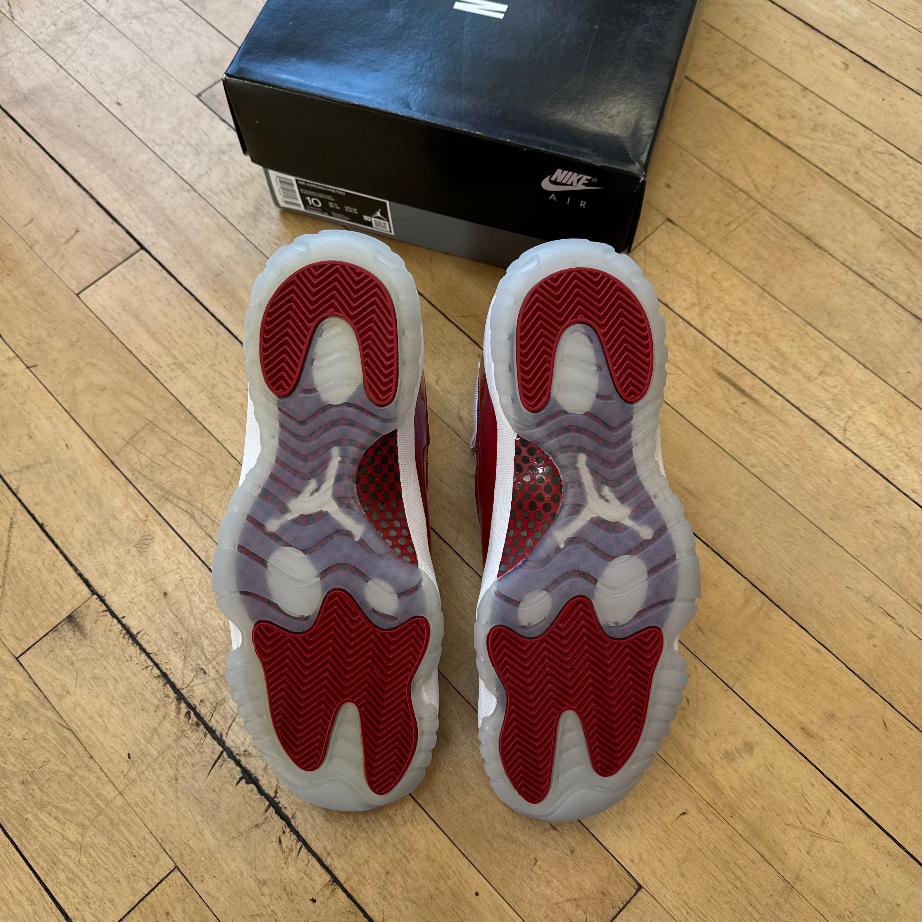 Jordan 11 Retro Cherry Sz 10 (DS)