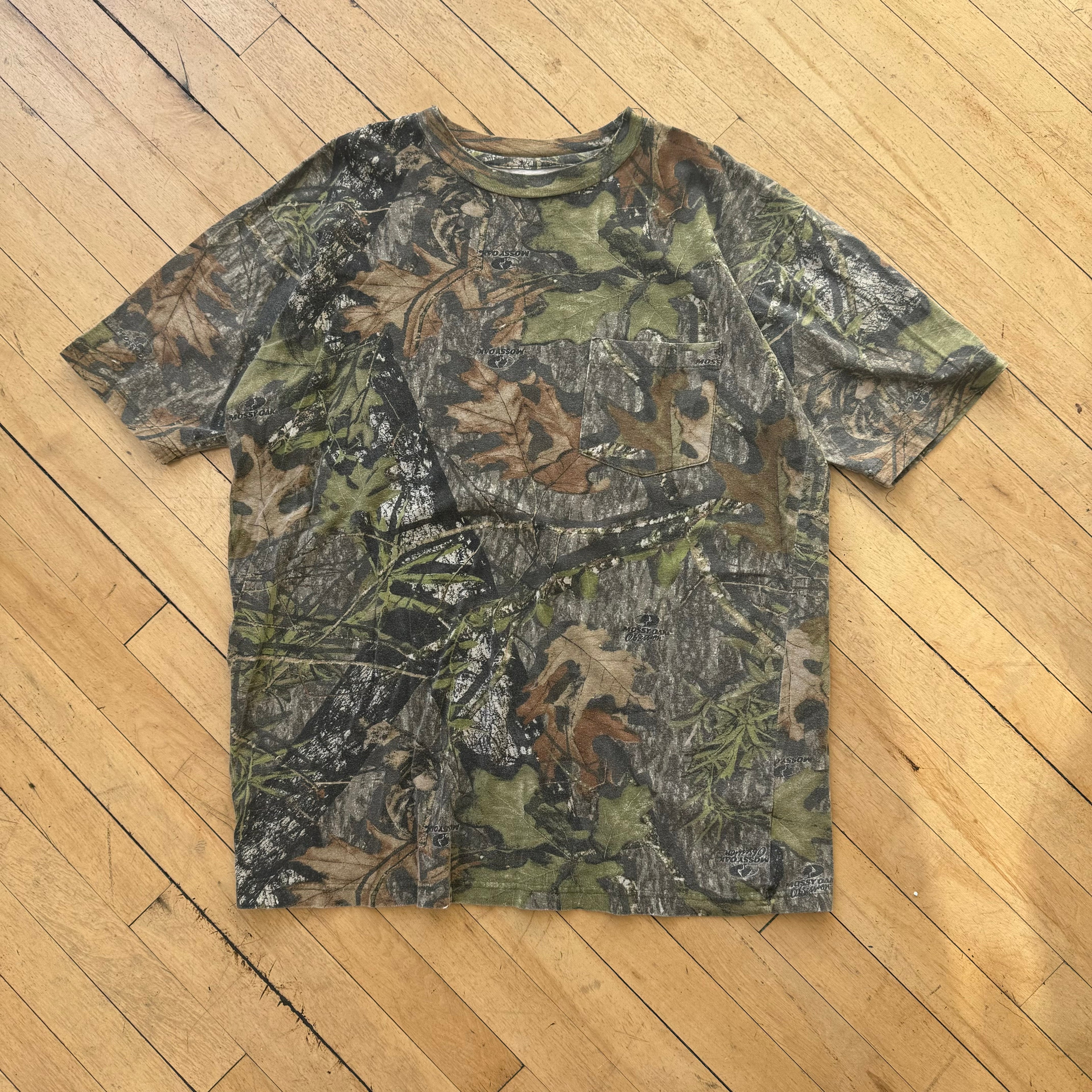Vntg Camo Leaf Pocket T-shirt Sz L