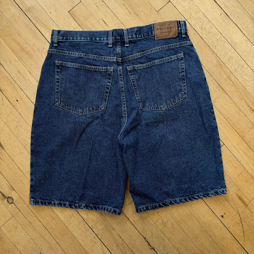 Vintage Arizona Loose Dark Wash Jean shorts Sz 38