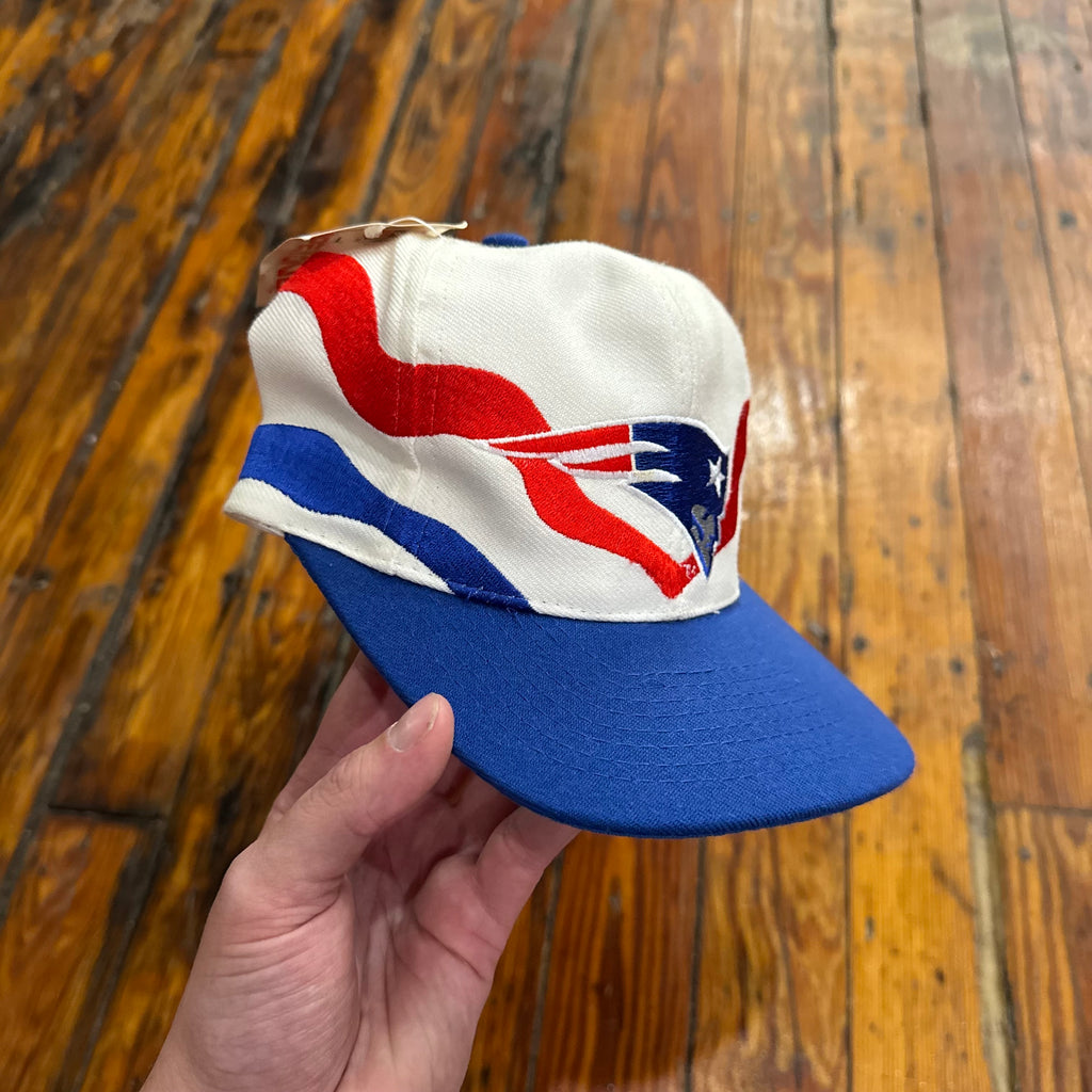 Vintage New England Patriots Ribbon Wave SnapBack (NEW)