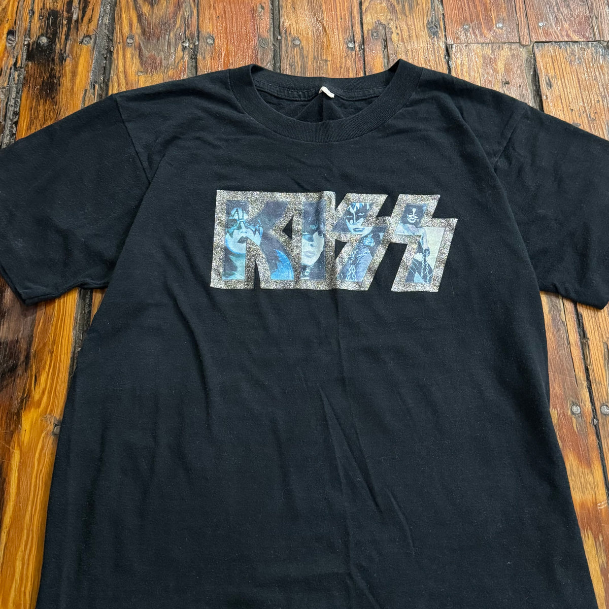 Vintage Kiss SpellOut T-shirt Sz M