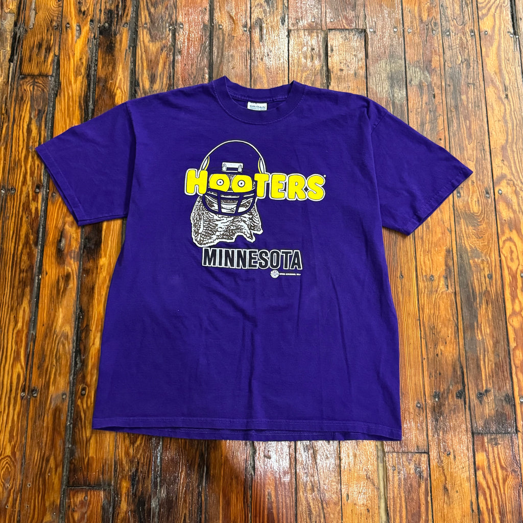 Vintage Hooters Minnesota Vikings T-shirt Sz XL