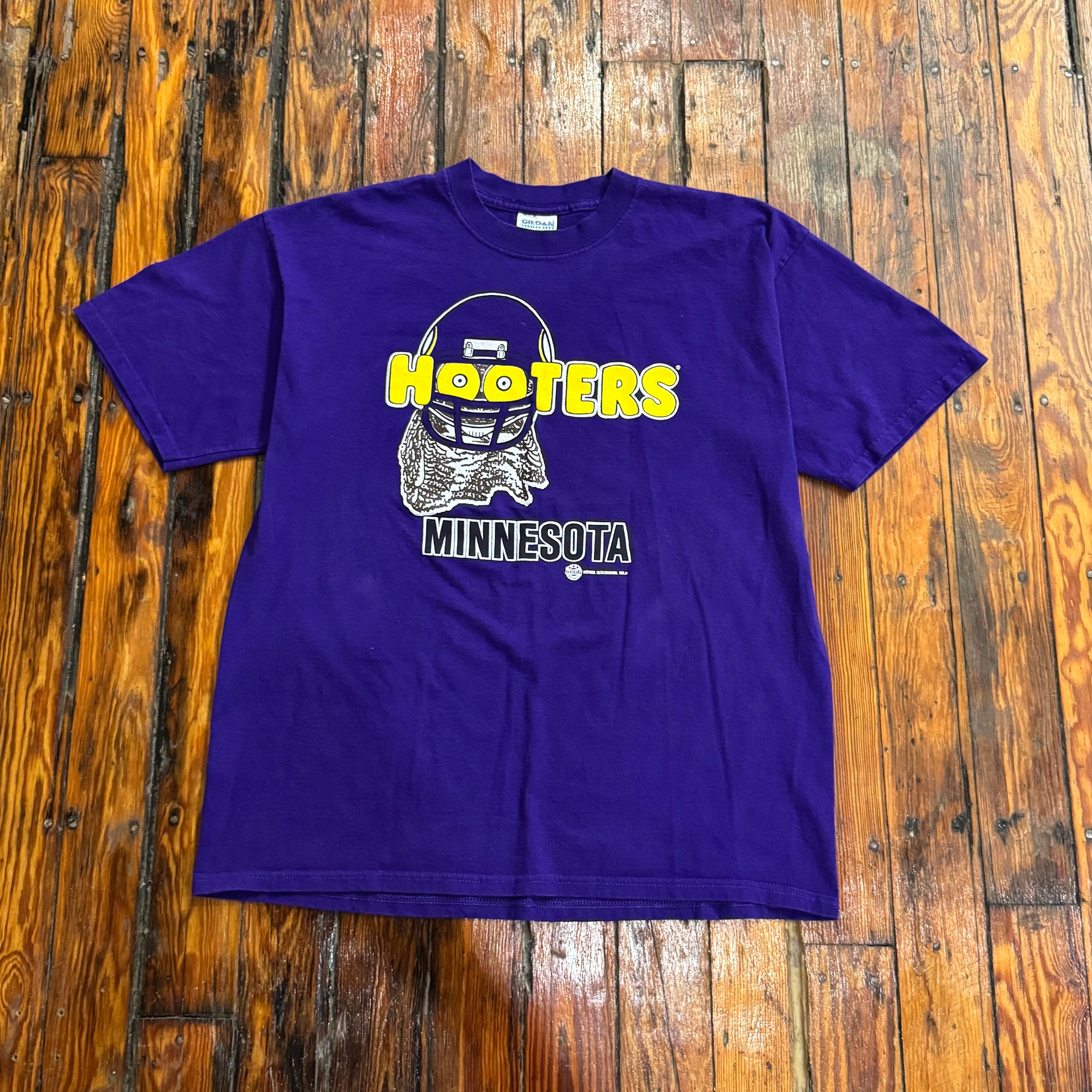 Vintage Hooters Minnesota Vikings T-shirt Sz XL