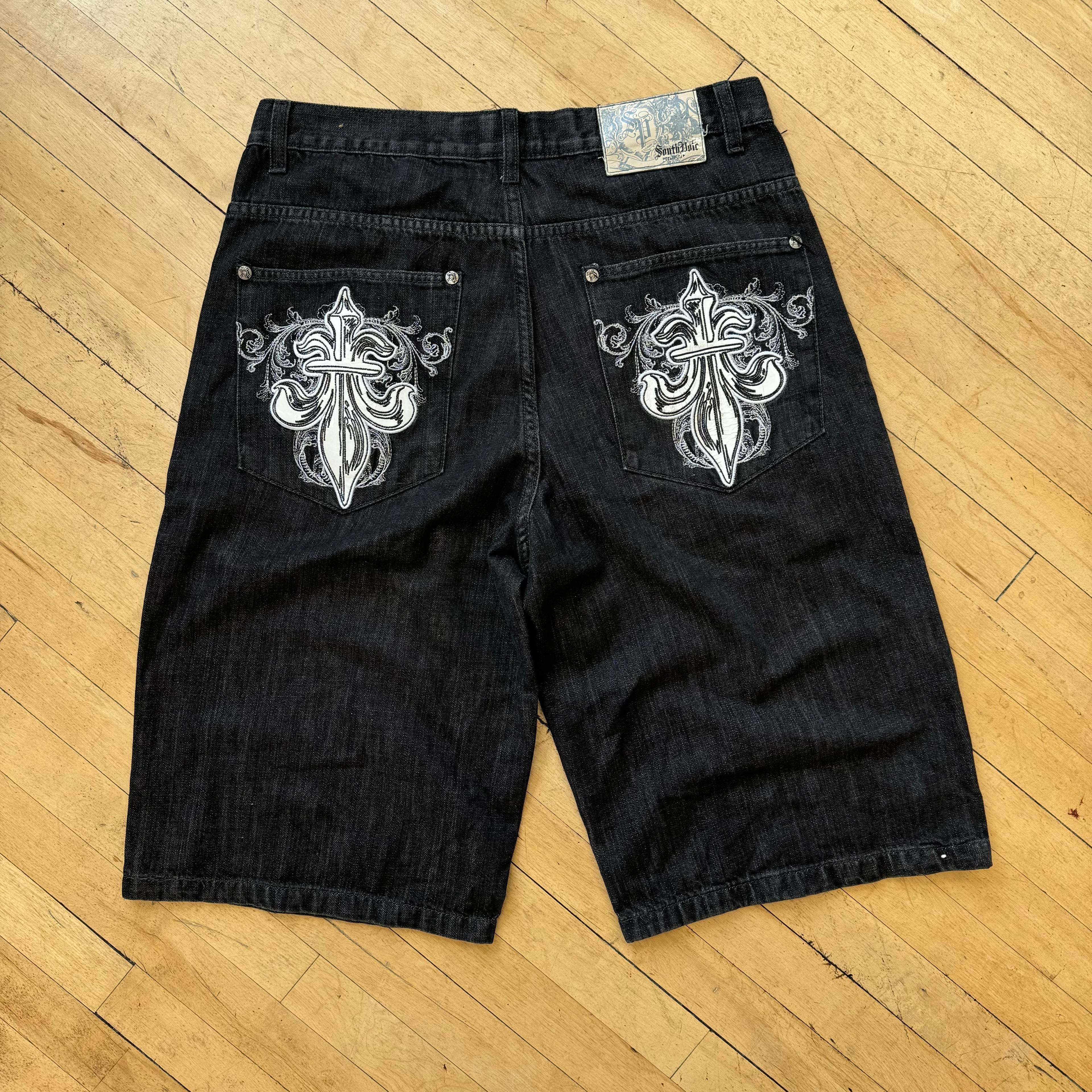 Vintage BLK South Pole Patch Denim Shorts Sz 38