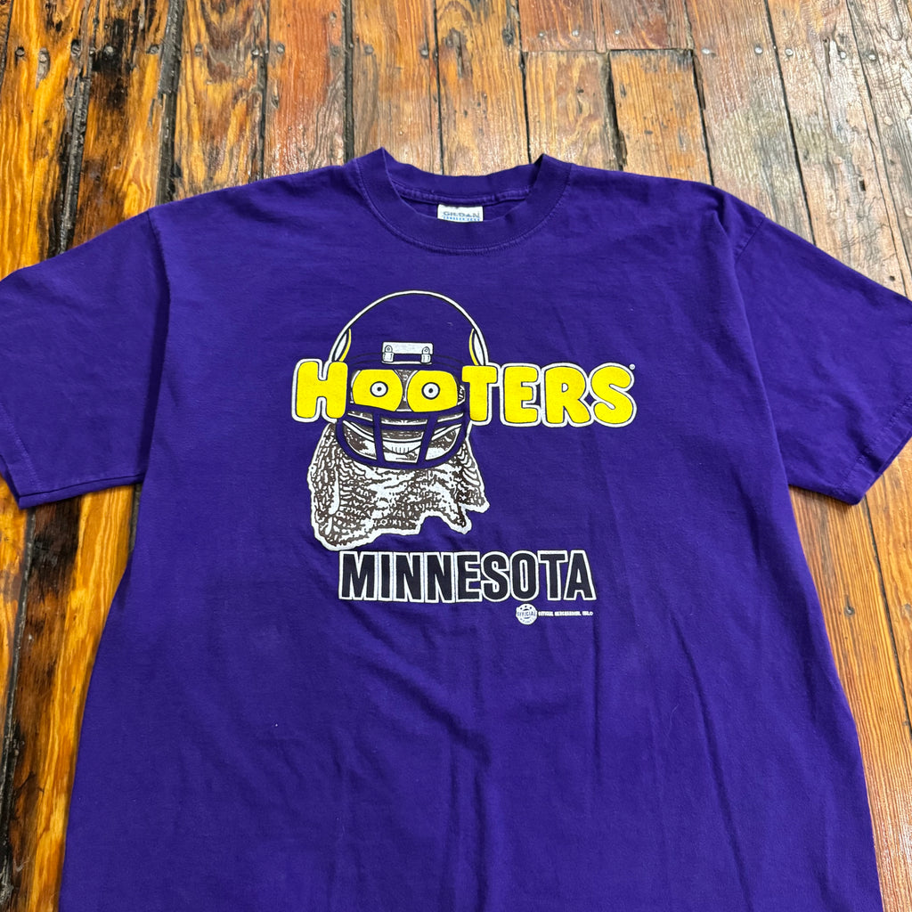 Vintage Hooters Minnesota Vikings T-shirt Sz XL
