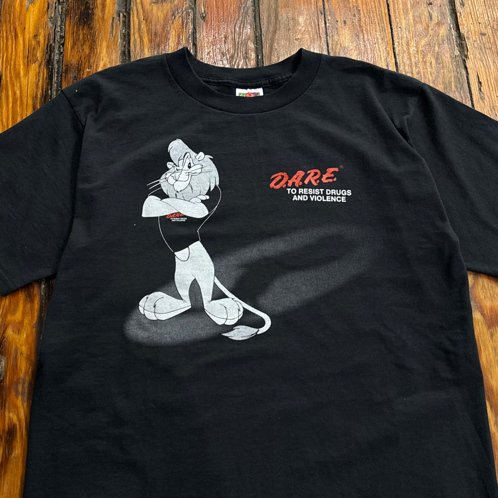 Vintage Dare to Resit Drugs T-shirt Sz M