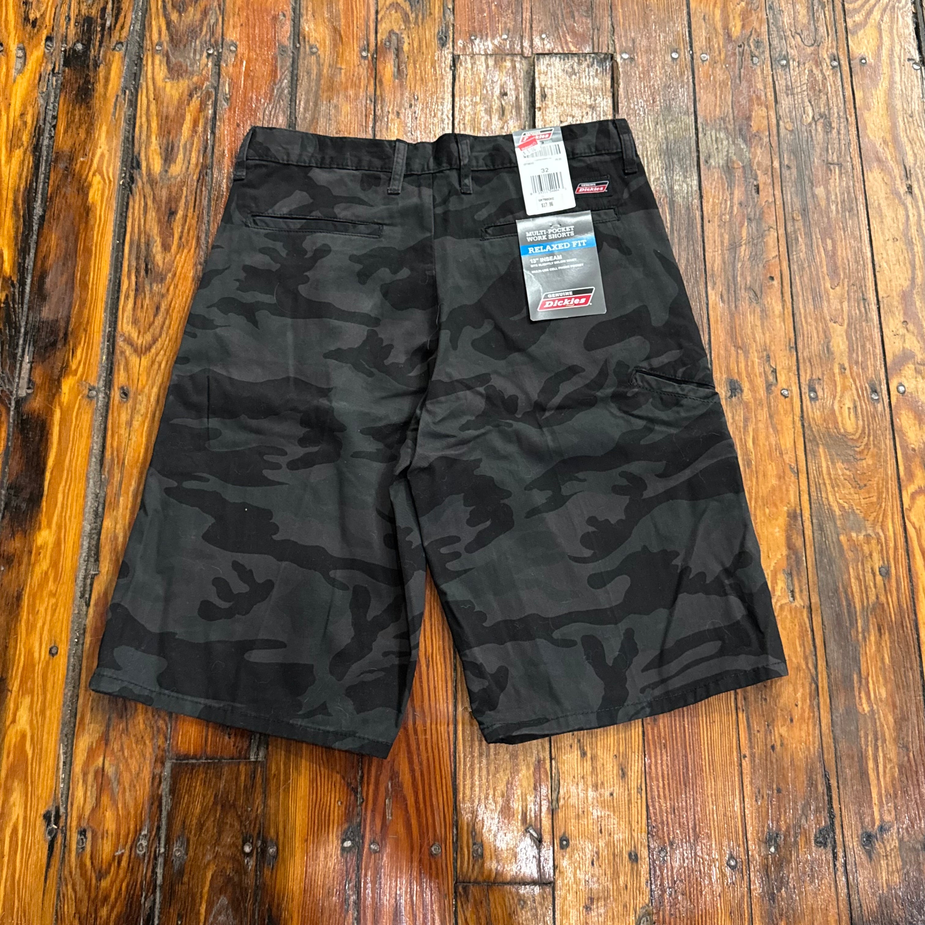 Y2K Camo Dickies Khaki Shorts Sz 32