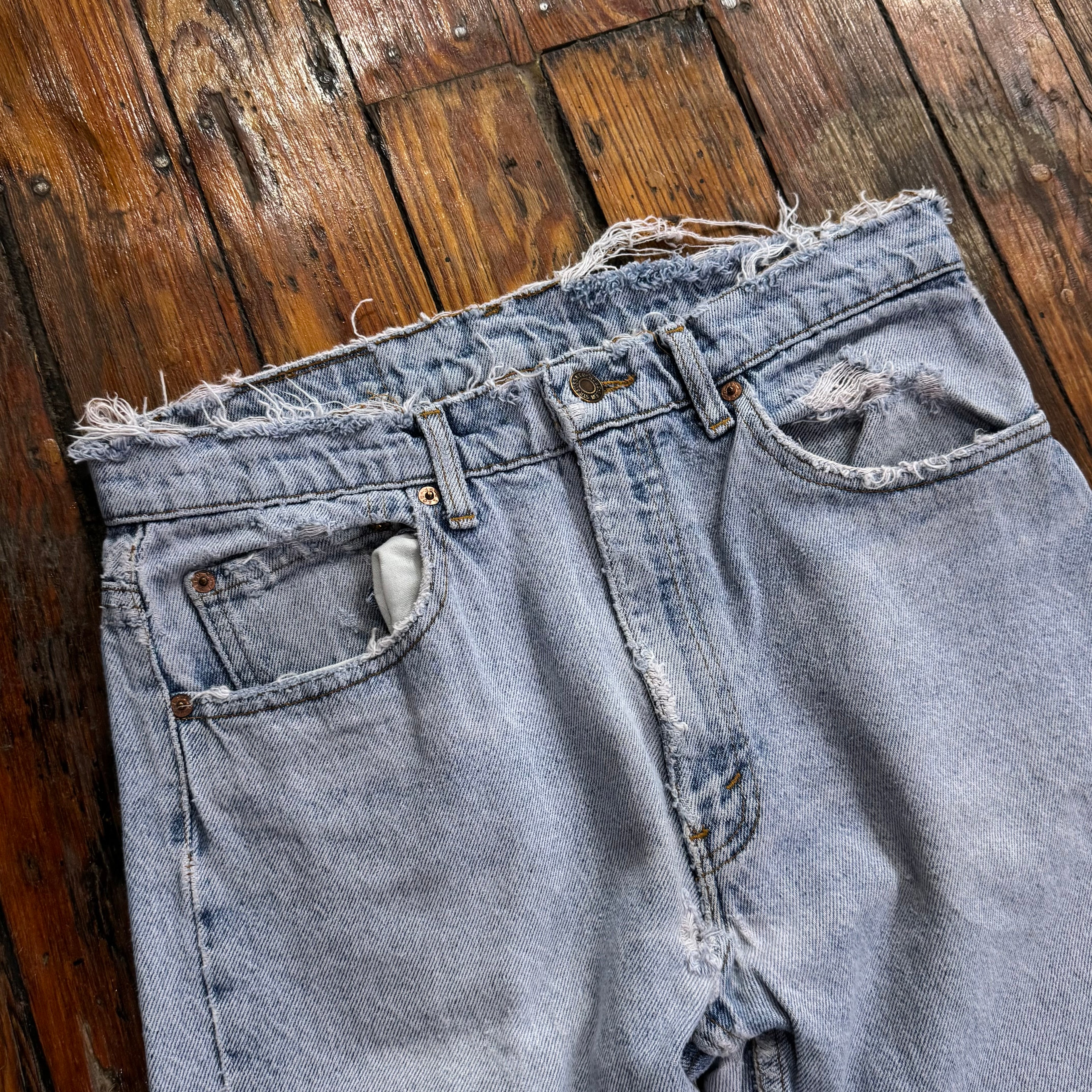Vintage Thrashed Levi’s Denim Jeans Sz 32x34