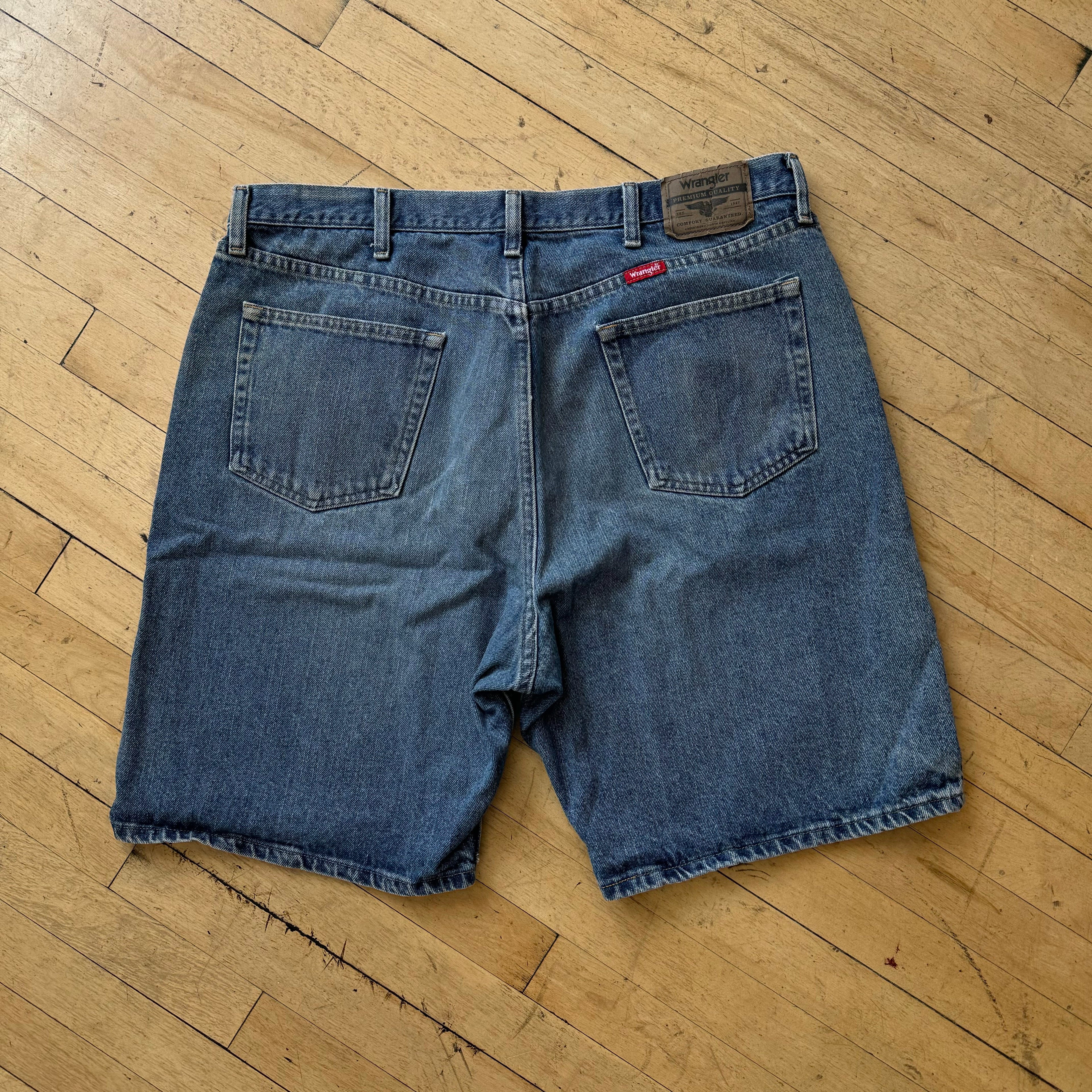 Vintage Wrangler denim Jean Shorts Sz 40