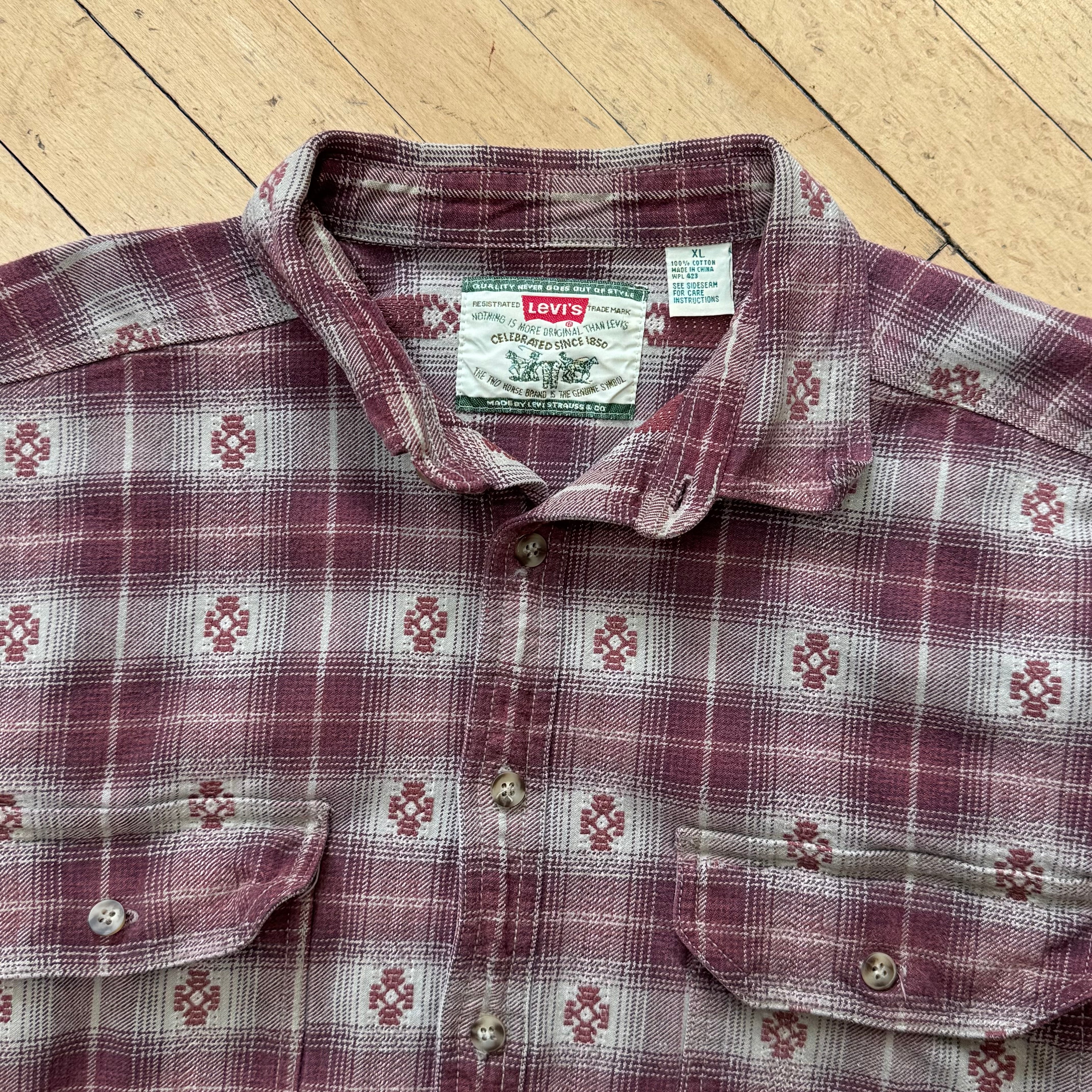 Vintage Levi’s Button Down Patterned Shirt Sz XL