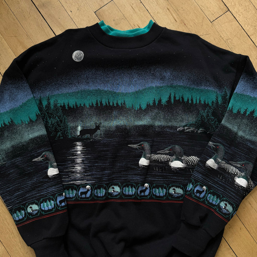 Vintage Wrap around Nature Graphic T-shirt Sz M